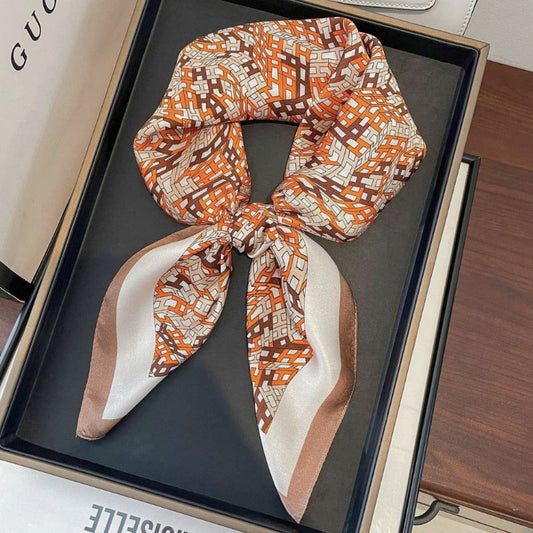 Carré de soie 100% - Motif Héritage Tressé (68×68 cm)