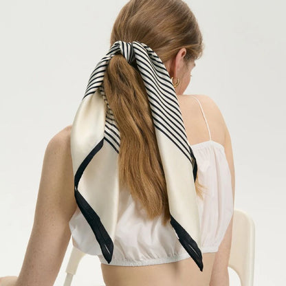 Carré de soie de mûrier 100% - Motif Riviera Rayé (68x68 cm)