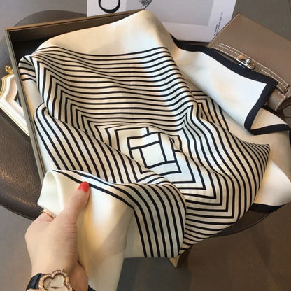 Carré de soie de mûrier 100% - Motif Riviera Rayé (68x68 cm)