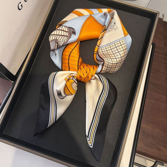 Carré de soie 100% - Motif Écurie Vintage (68×68 cm)